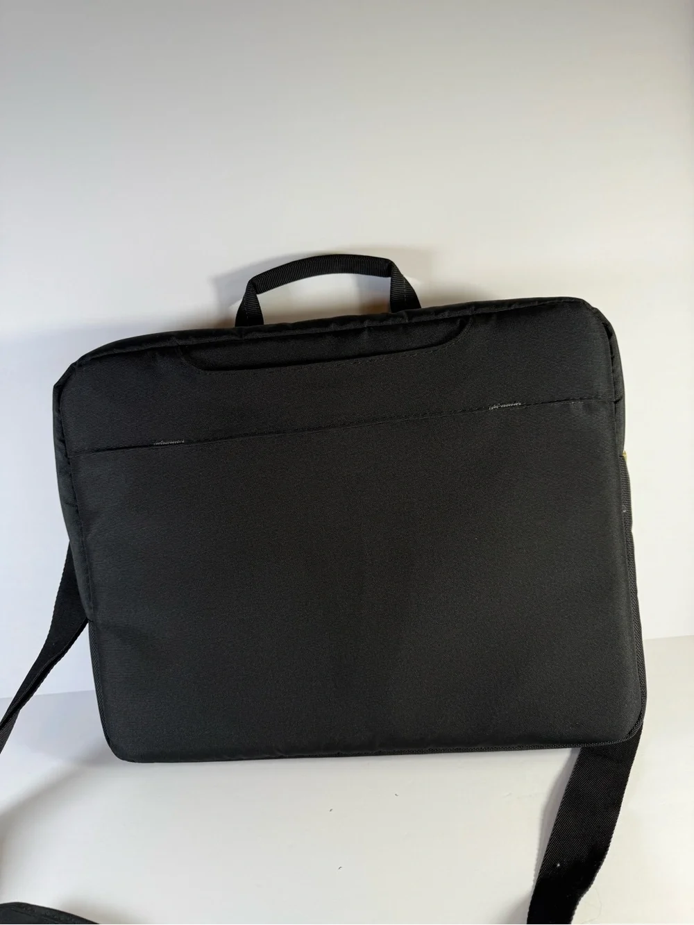 Case Logic Laptop Messenger Shoulder Bag With Luggage Strap Black